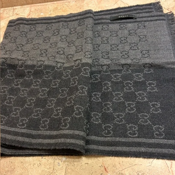 Gucci Black and Gray Textured Scarf - Picture 1 of 3